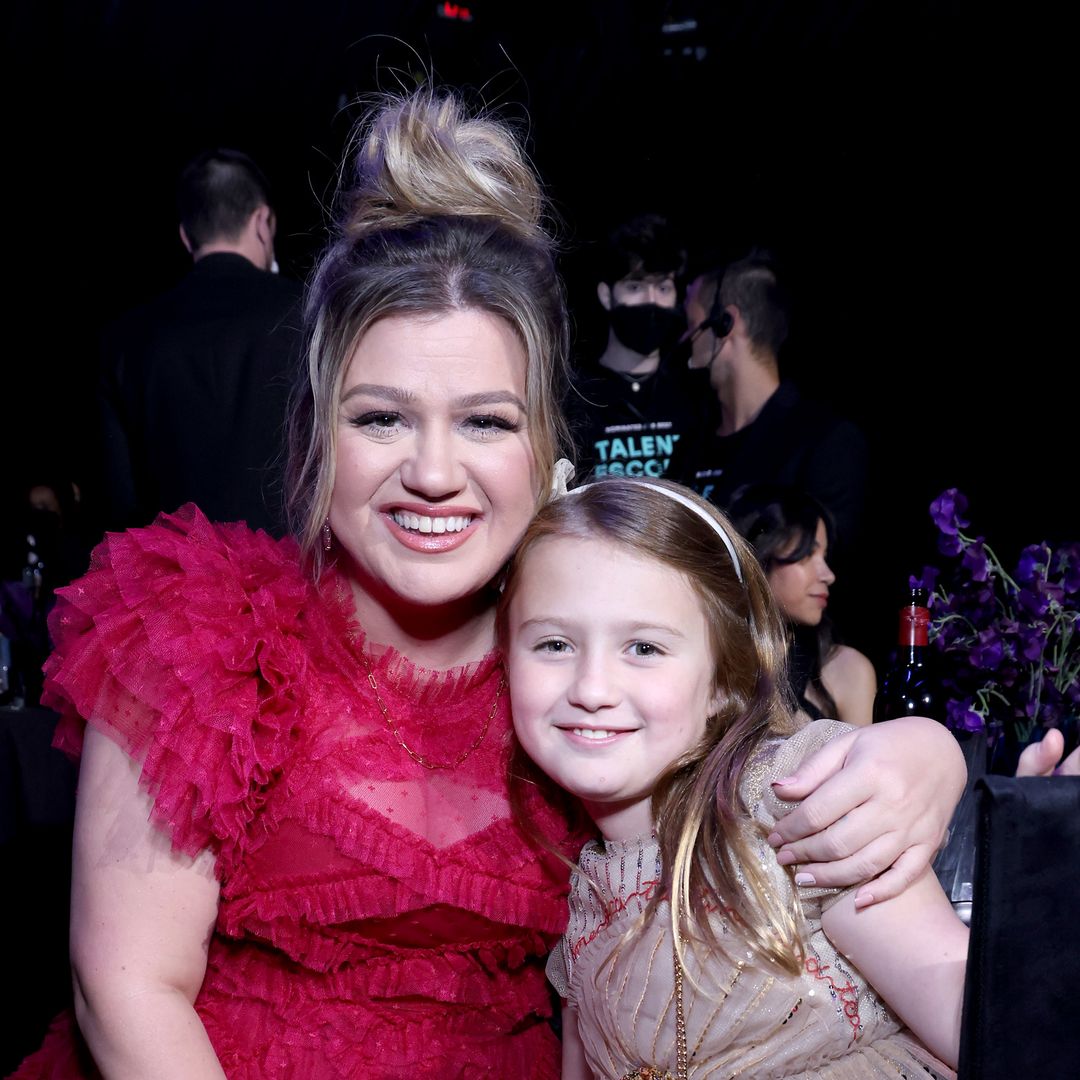 Kelly Clarkson makes confession about parenting her daughter months after ex's death