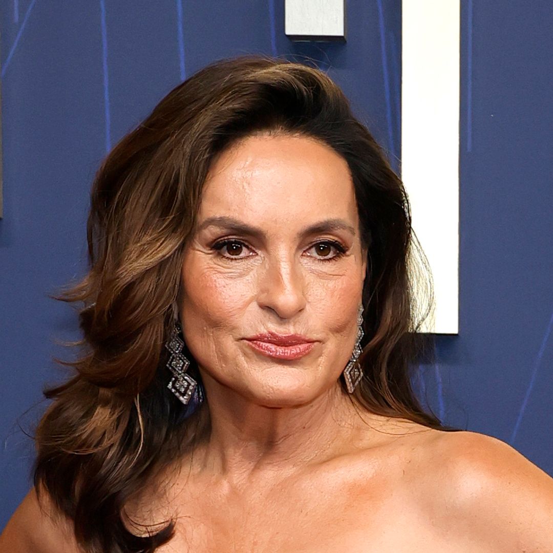 Mariska Hargitay twins with the Emmys red carpet in velvet gown