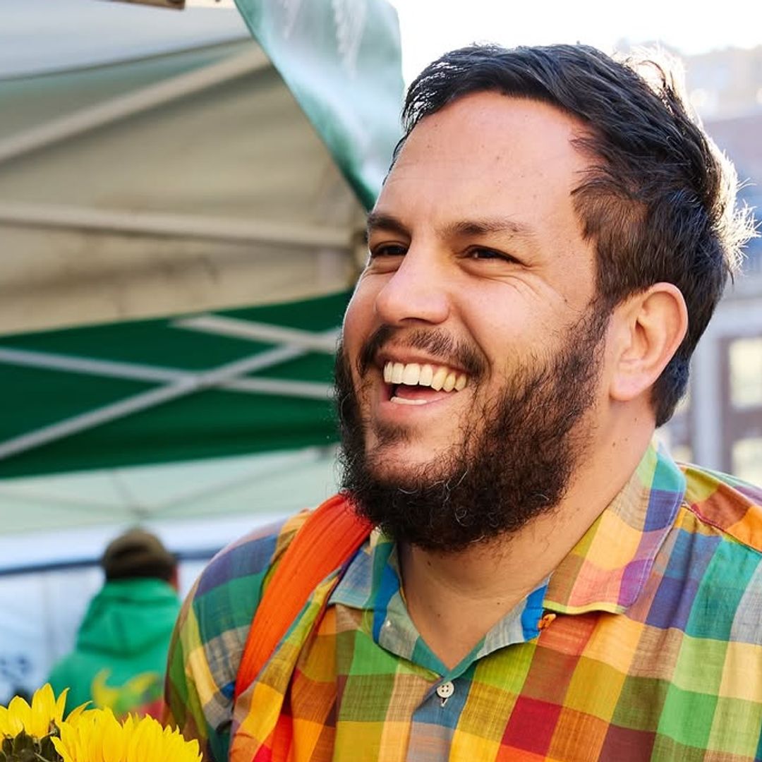 How to host Thanksgiving in a tiny apartment, according to viral cook, Dan Pelosi