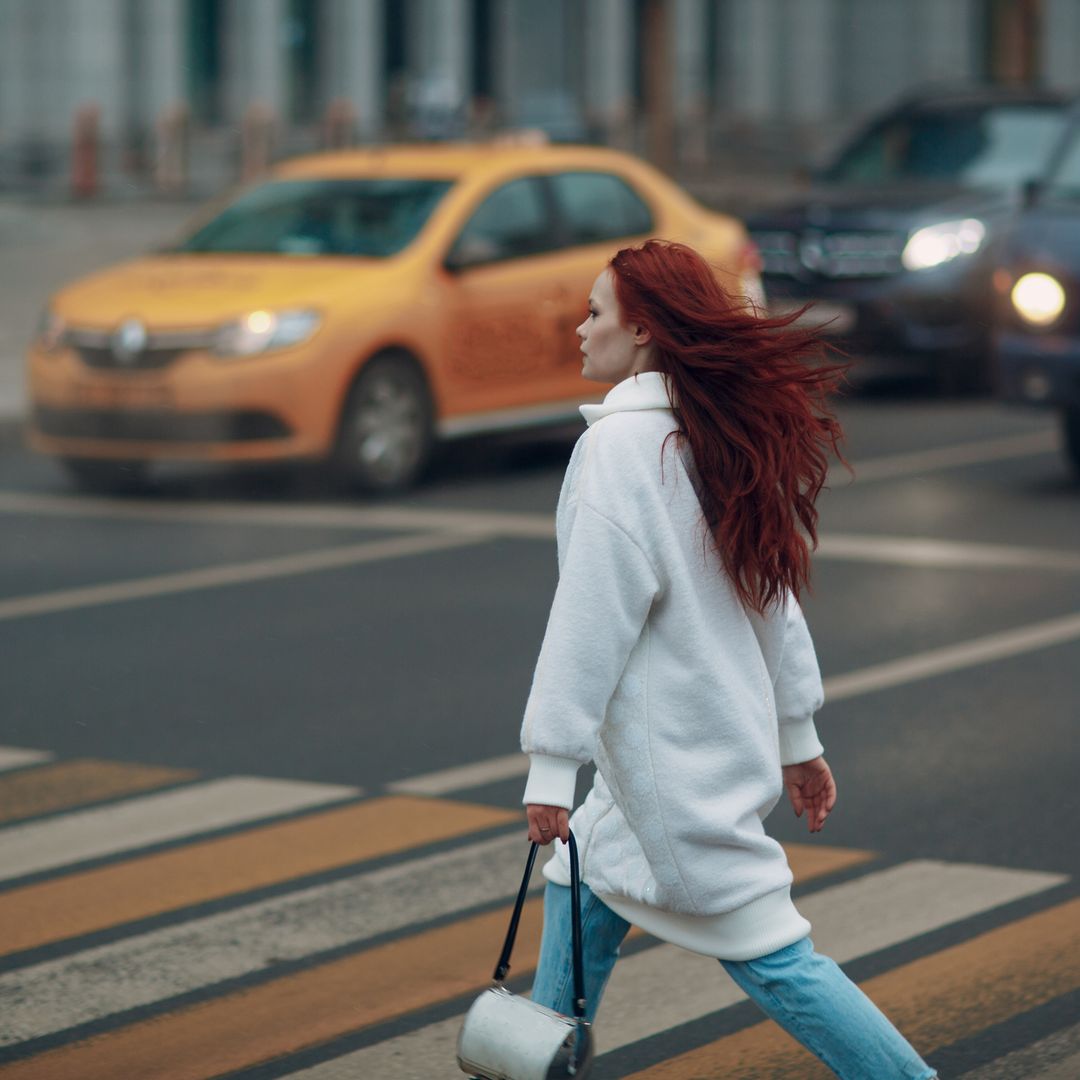 What 'thanking' cars while crossing the road says about your personality, according to a psychologist