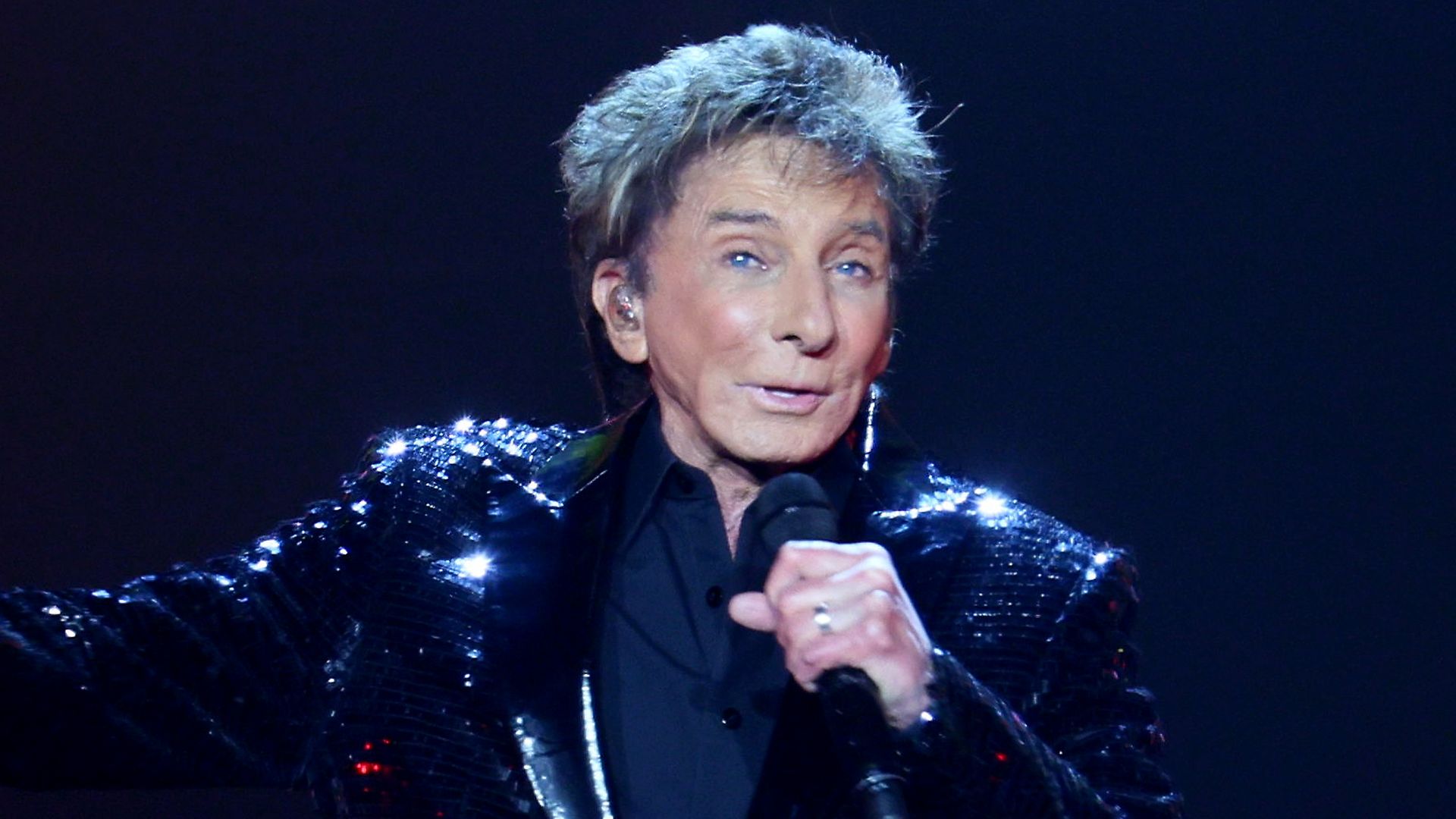 Barry Manilow, 82, reveals lung cancer diagnosis, cancels tour dates due to surgery